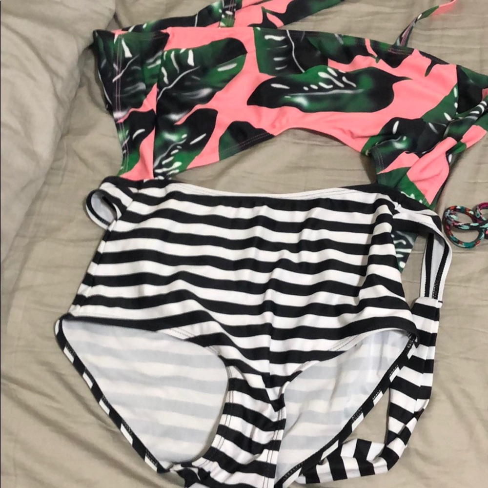 SWIMWEAR - Picture 6 of 7